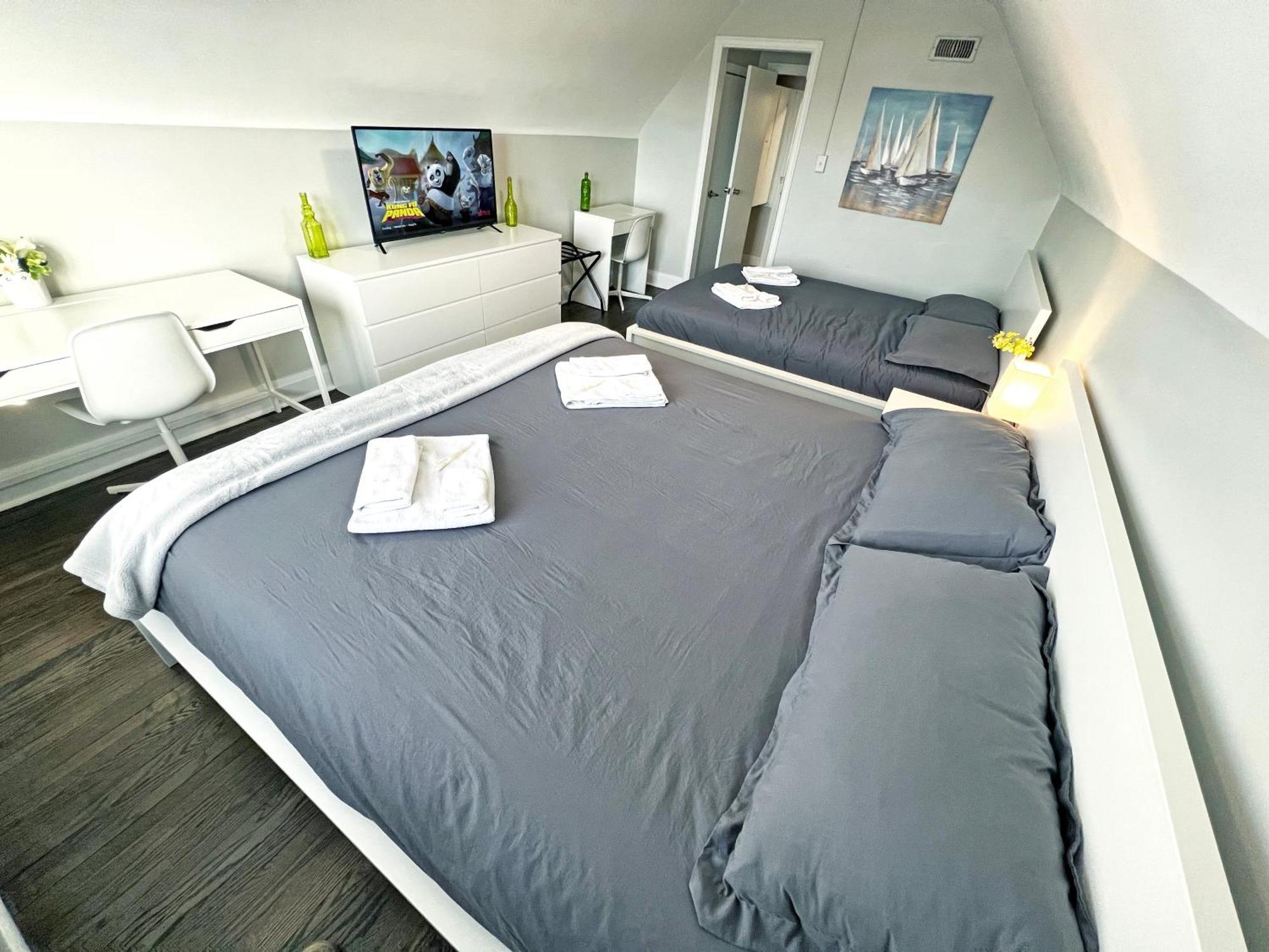 Hamilton Chic Retreat - Comfy Beds - Garden - Pool Lägenhet Exteriör bild