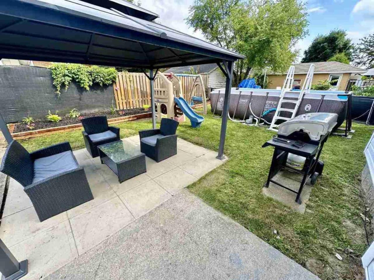 Hamilton Chic Retreat - Comfy Beds - Garden - Pool Lägenhet Exteriör bild